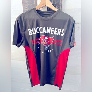 NWT LADIES NFL TAMPA BAY BUCCANEERS TEE